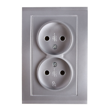 Розетка Бриллиант СП 2-мест. серебро бз 16А IP20 UNIVersal 7949766 *10100
