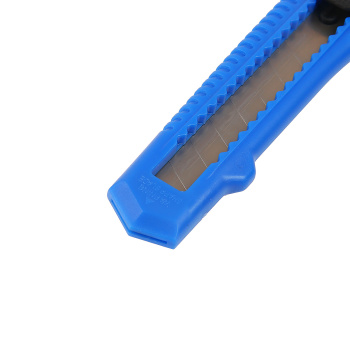 Нож строительный 18мм корпус пластик (2701001) T4P *1/50/600